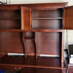 Stanley Furiniture Executive Desk With Hutch