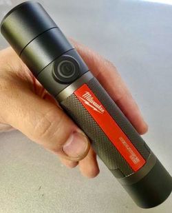 Milwaukee USB Rechargeable 800L Compact Flashlight
