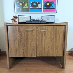 Mid Century Modern Faux Wood Laminate Record Player Credenza / MCM Bar / Media Stand 