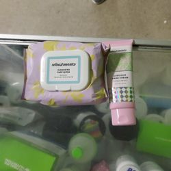 Toallitas Limpiadoras Y Crema Para Las Manos