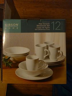 Gibson Home Wintercap 12 Piece Fine Ceramic Dinnerware Set in White