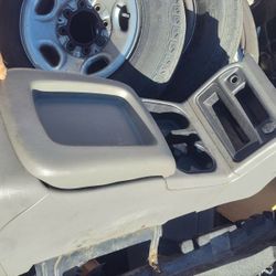 Nice Light Gray Center Console, Fits 99-06 NBS Truck's and SUVs 