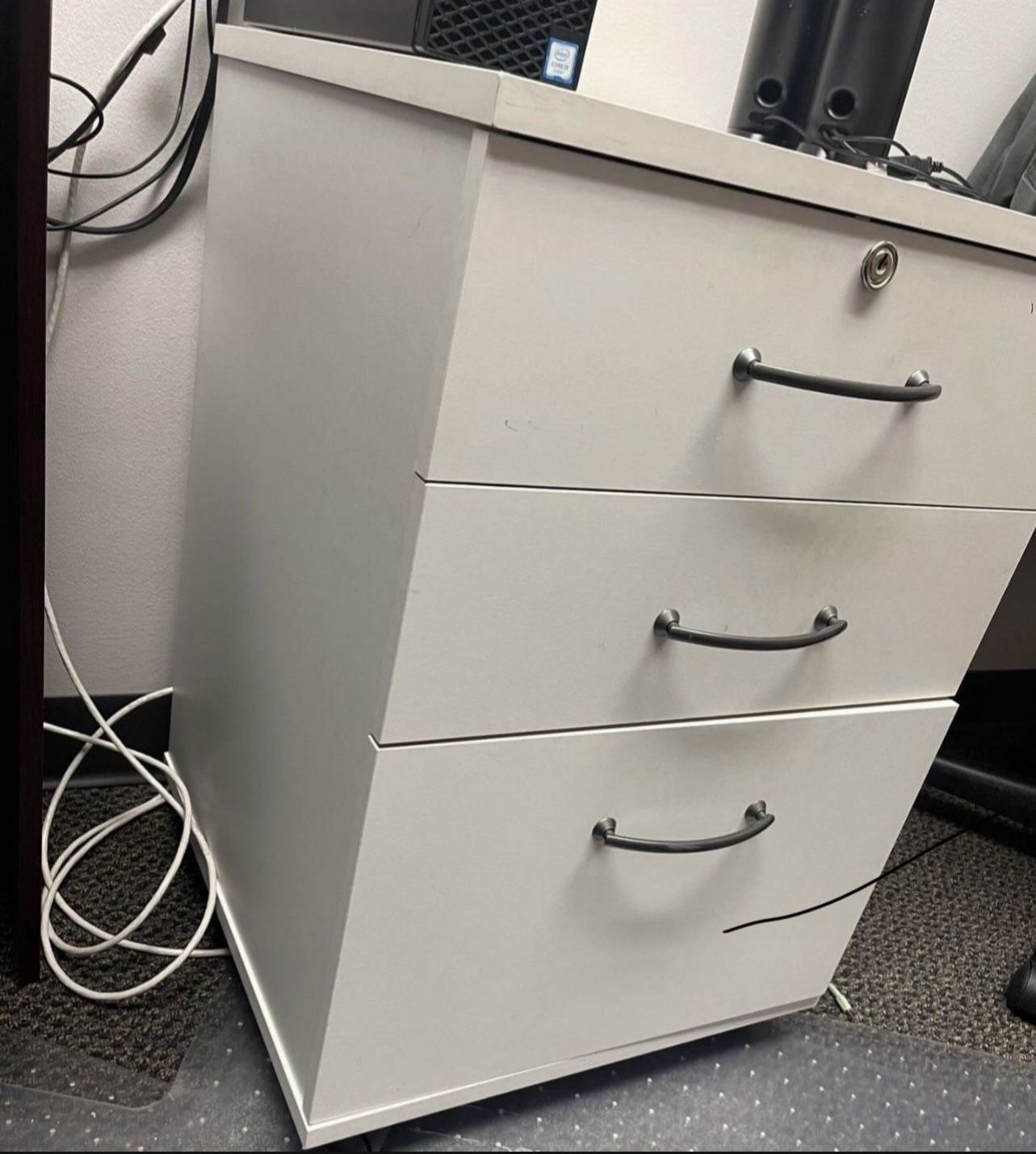 Filing Cabinet - 3 Drawers with a lock key