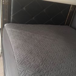 Tempurpedic Mattress 