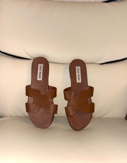 Steve Madden cognac brown leather slide sandals with a double H-strap design. Size 7