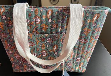 NEW-Floral Quilted Tote Bag