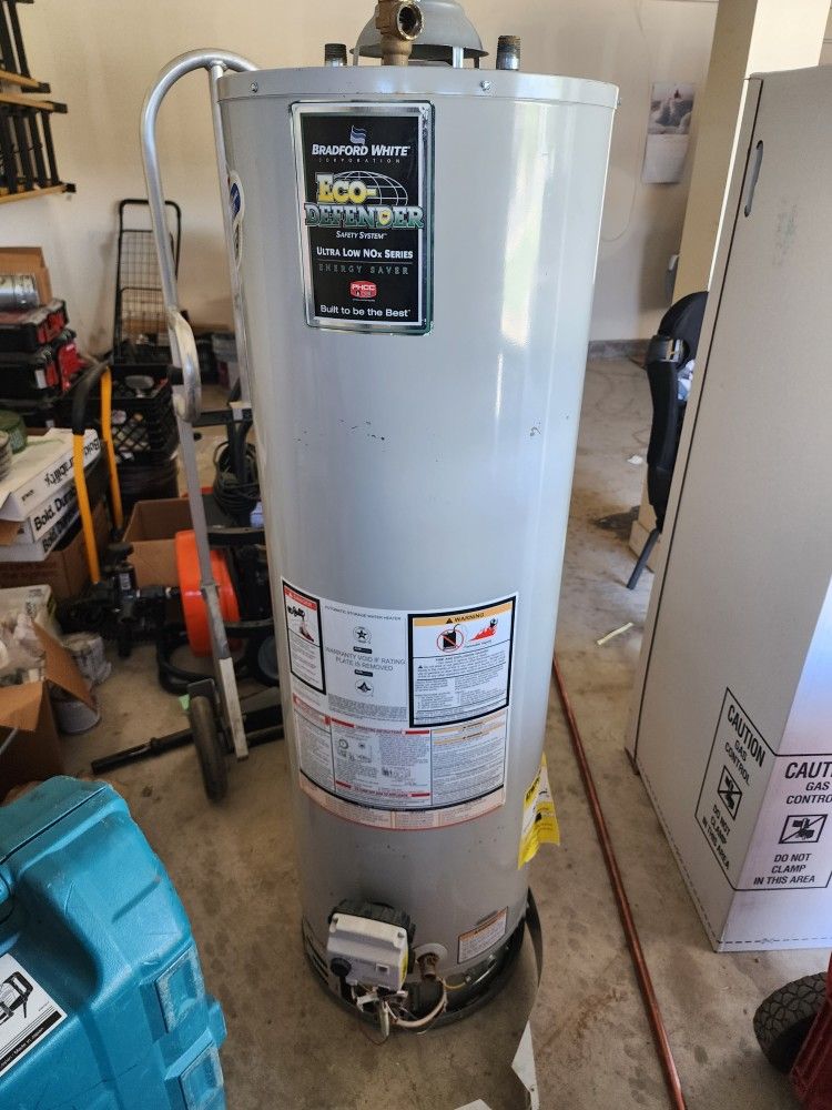 Bradford White Water Heater for Sale in Arrowhed Farm, CA - OfferUp