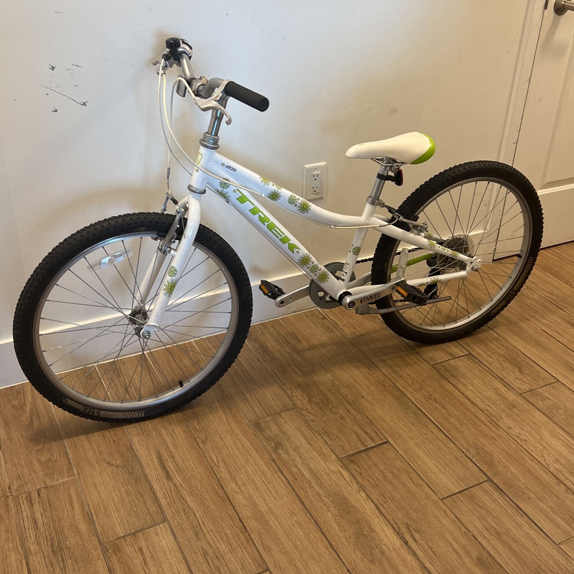 Bicycle Trek Mt200 Boy Price Trek MT200