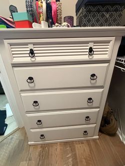 Dresser & Chest