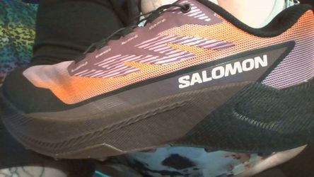 Saloman sneakers