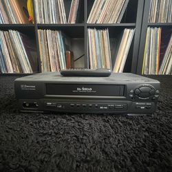 Emerson VCR Video Cassette Recorder with Remote