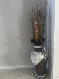 Decor vase/statue (2)