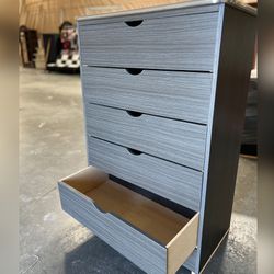 5 Drawer Dresser 