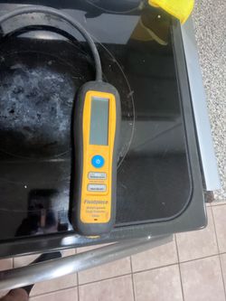 Freon leak detector