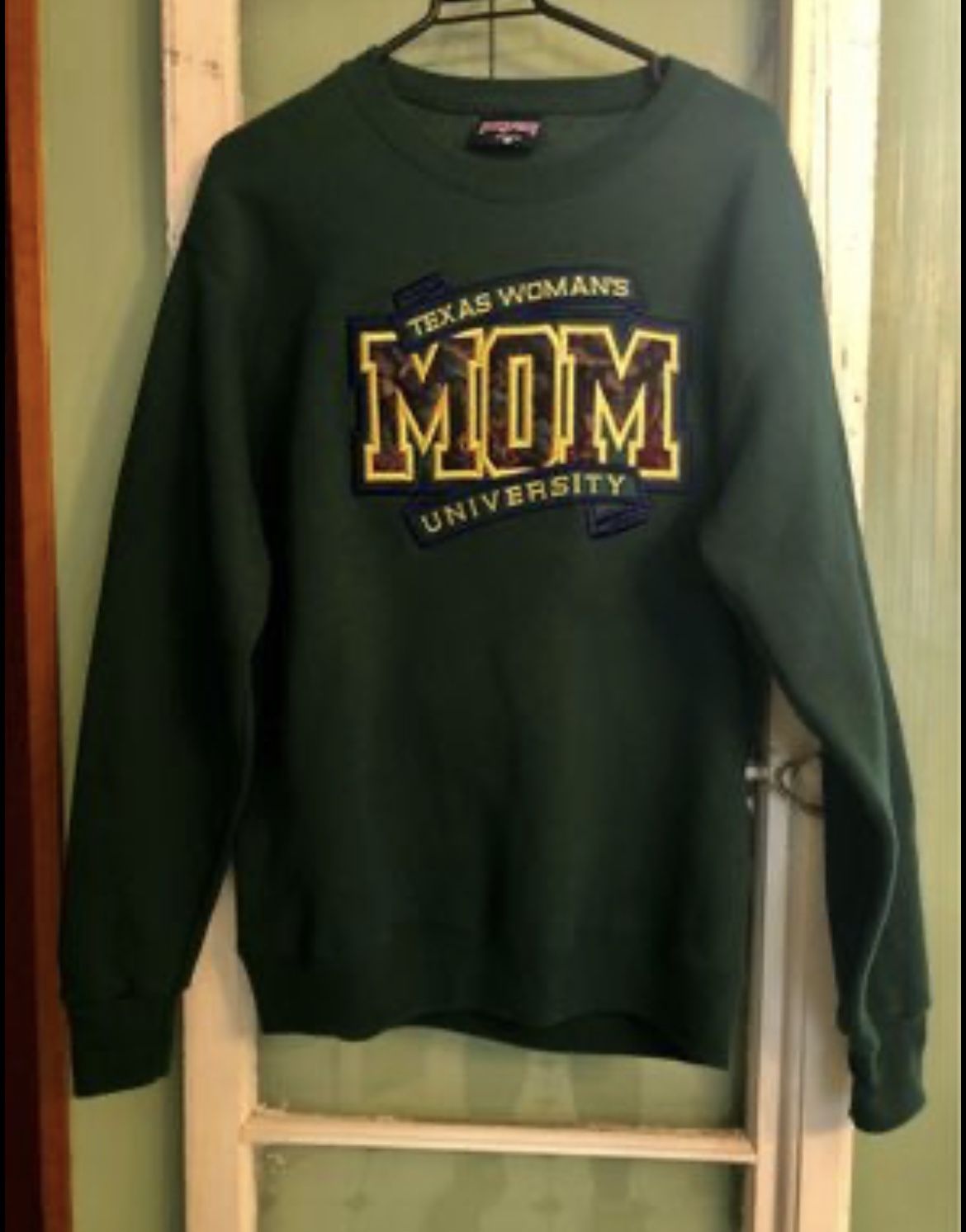 Texas Woman’s University TWU Mom Sweatshirt Unisex Size Medium