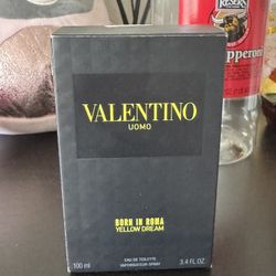 Valentino Yellow Dream 