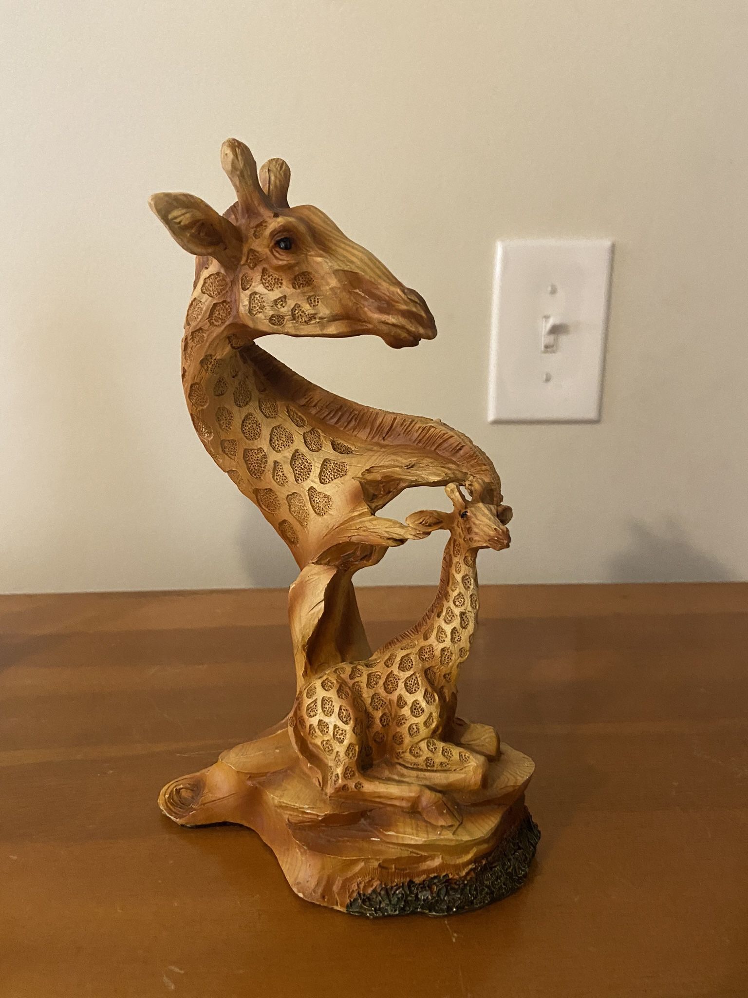 Ceramic Wood Deco Eagle Giraffe
