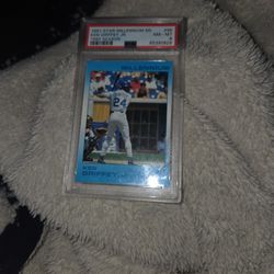 PSA 8 king Griffey Jr 2001 Baseball Card