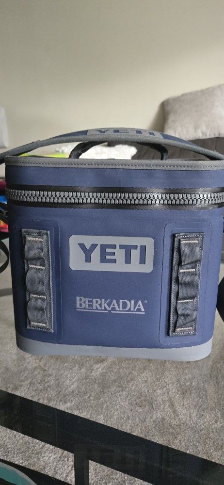 Yeti Hopper Flip 8 Soft Cooler