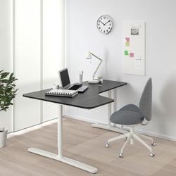 IKEA BEKANT Corner Desk – Black Top, White Legs – Left return