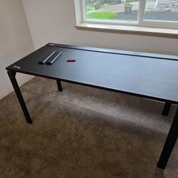 SecretLab MAGNUS Gaming Desk