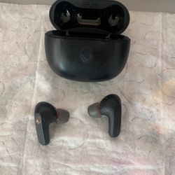 Wireless Bluetooth Skullcandy, headphones.