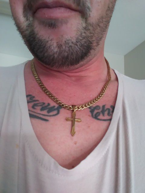 20” Gold Plated Necklace W/ Cross Pendant