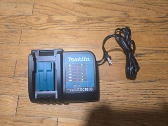 Makita Charger