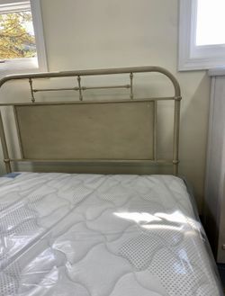 METAL FULL-SIZE HEADBOARD 