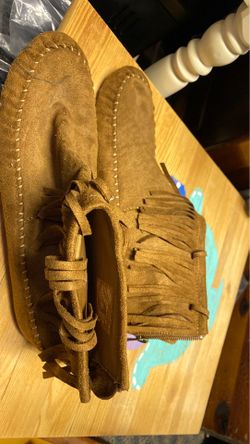 Boots size 9