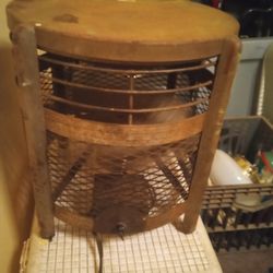 VINTAGE AIR KING FOOT STOOL FAN