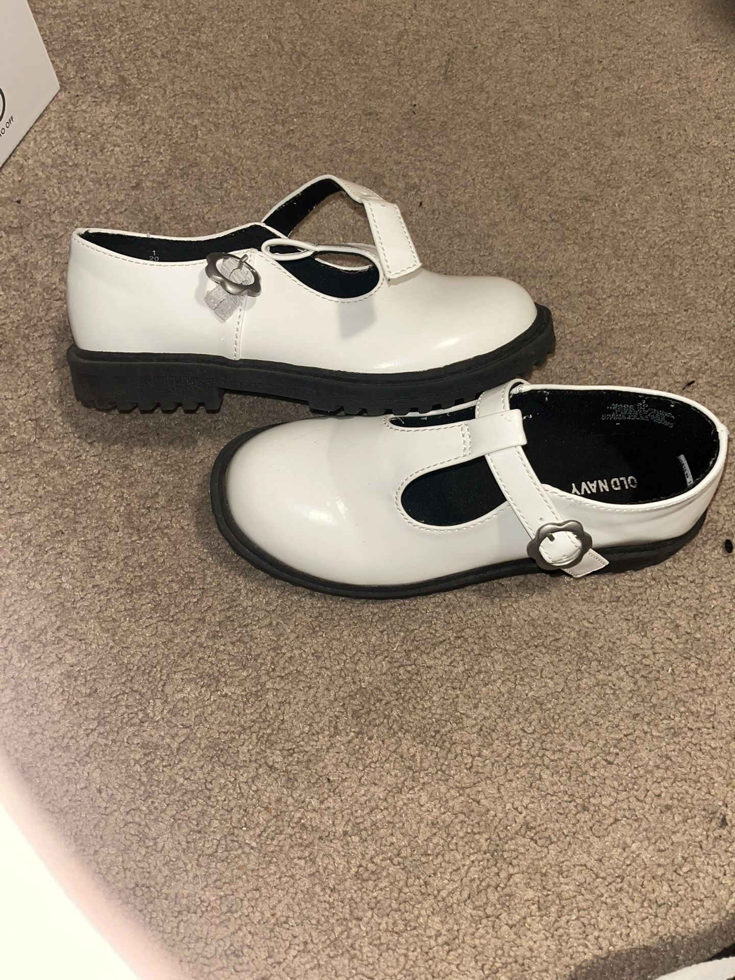 Kids white dress shoes