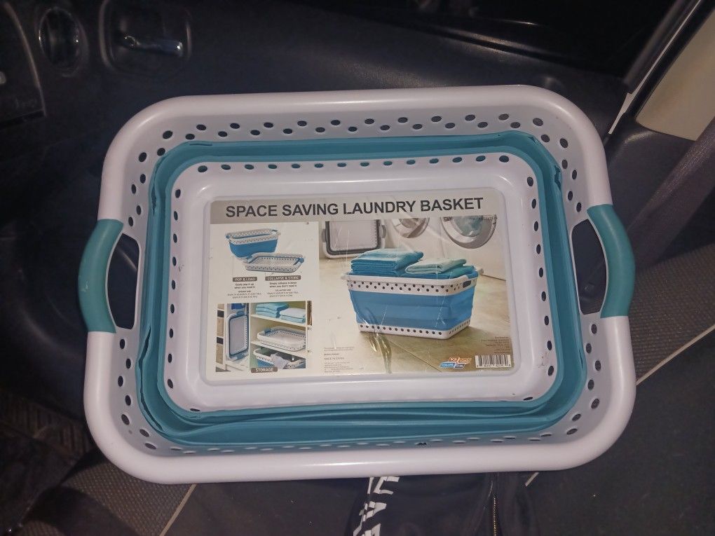 GOT 2 BRAND NEW COLLAPSABLE LAUNDRY BINS 5 Each Firm