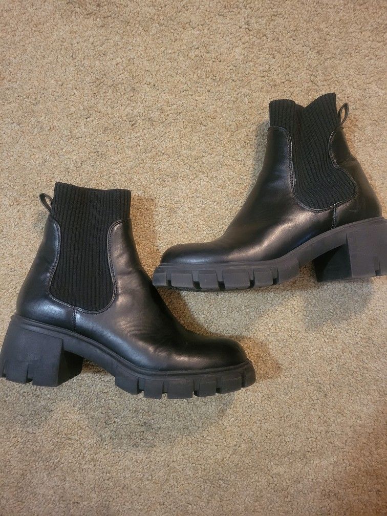 Woman's Leather Boots