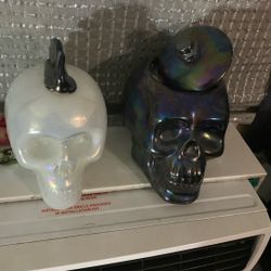 4 Skull Heads
