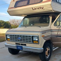 1989 Ford Lindy Class C Bullnose Cabover Motorhome RV