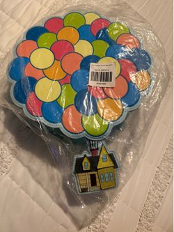 Loungefly. Disney pixar up balloons house convertible backpack