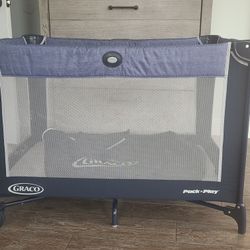 Graco.  Navy Blue. Pack 'n Play 