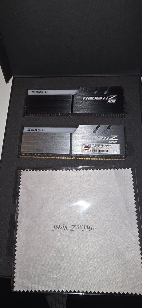G.Skill Trident Z RGB 16GB (2x8GB) Ram DDR4-3200 Intel XMP 2.0