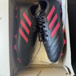 Adidas Cleats Size 5 /20$ 
