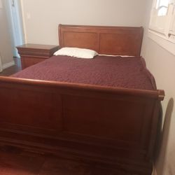 Solid Wood Queen Bedroom Set 