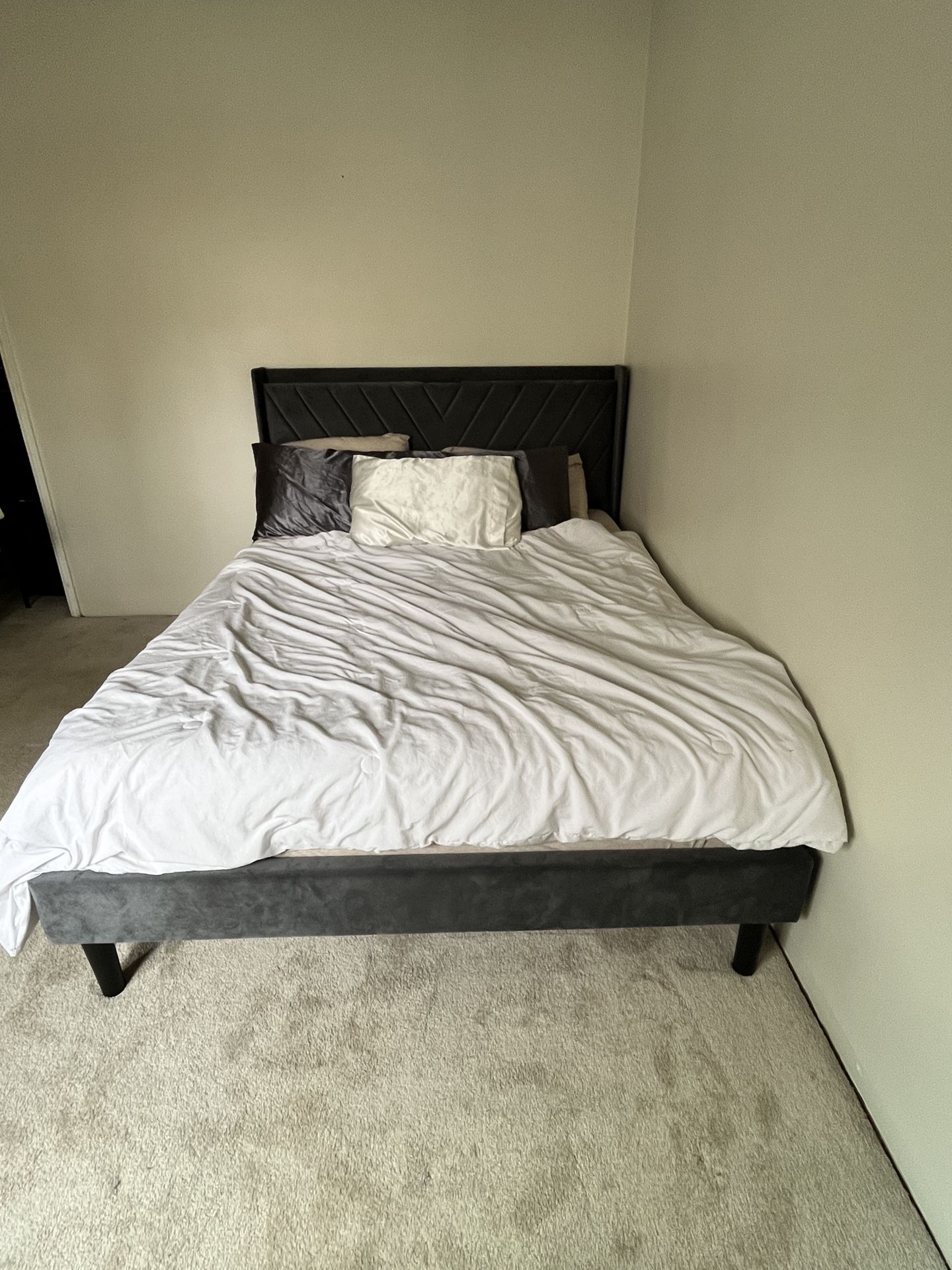 Queen Bed frame With Outlet