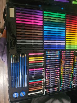 Artskills enormous art case$10