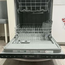 Dishwasher 