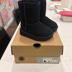 UGG Classic Toddler Size 6