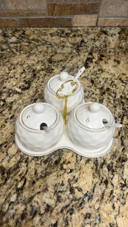 Set of 3 Ceramic Condiment Pots with Trays, Condiment Jars Containers with Lids and Spoons, Porcelain Sugar Salt Bowls Set, Spice Seasoning Box for Ki