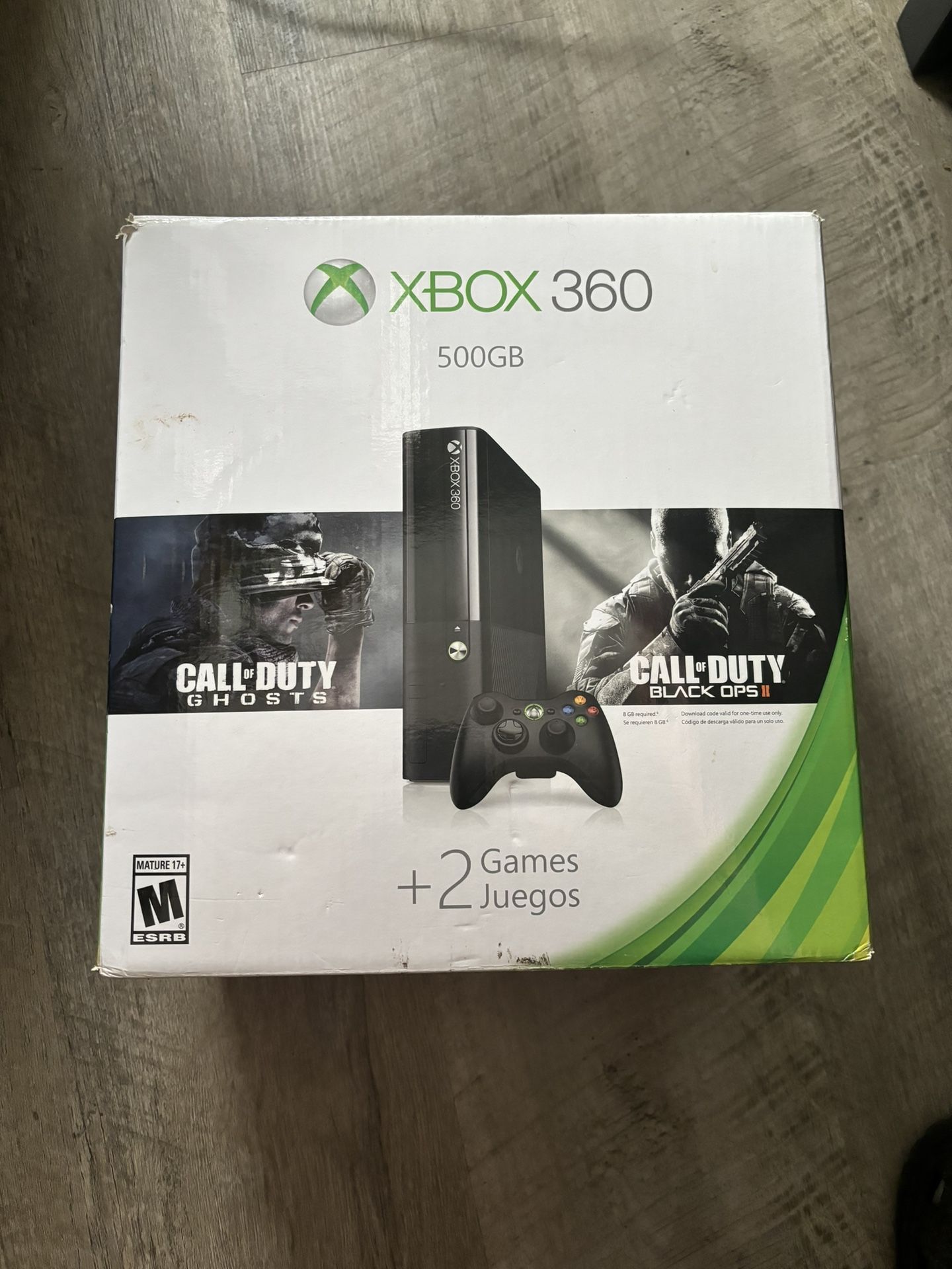 Xbox 360 E - 500gb Call Of Duty Edition . Complete Light Used . All Components In The Original Box.