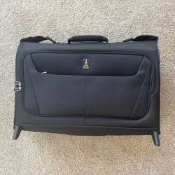 Travelpro maxlite 5 Rolling Carry On Garment Luggage Bag