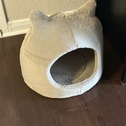 Cat Bed In The Shape Of A  Cat Head