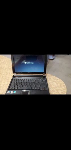 Mini laptop with free external player